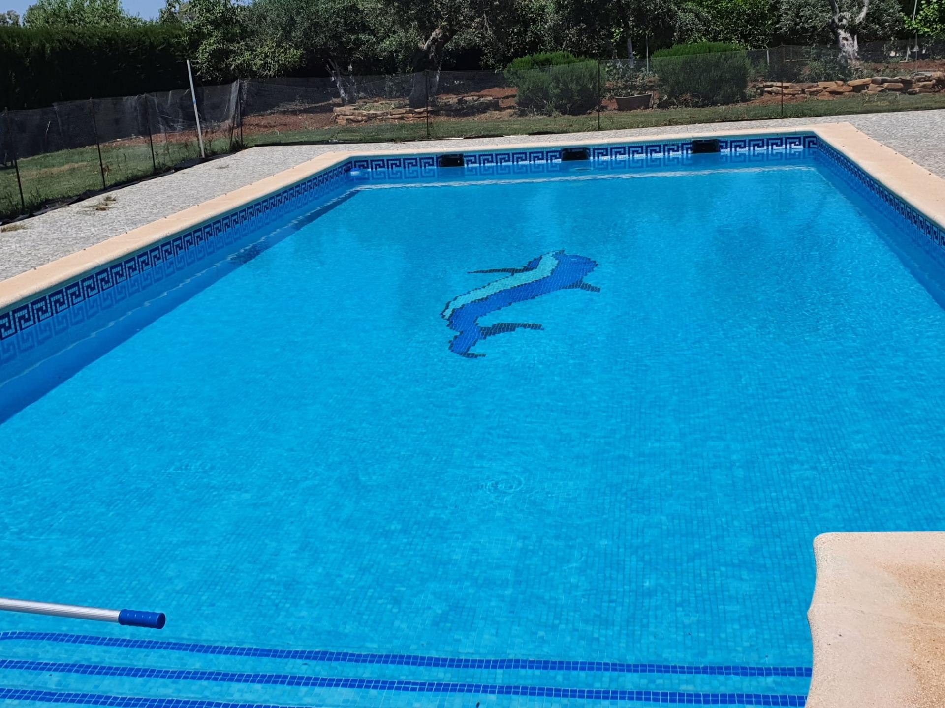 Encantadora Casa con Piscina cerca de puerto serrano - ¡Listo para Entrar a Vivir!