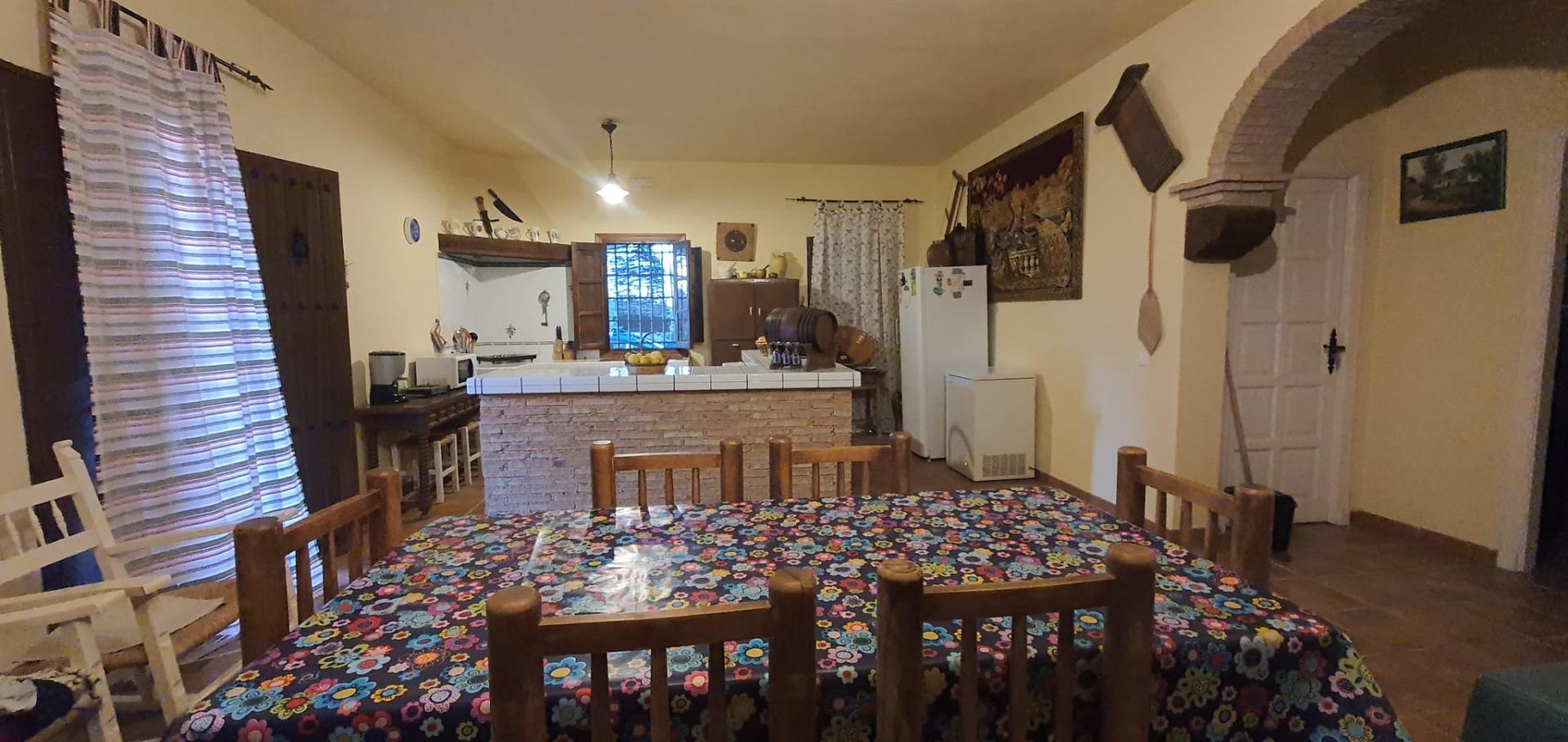 Encantadora Casa con Piscina cerca de puerto serrano - ¡Listo para Entrar a Vivir!