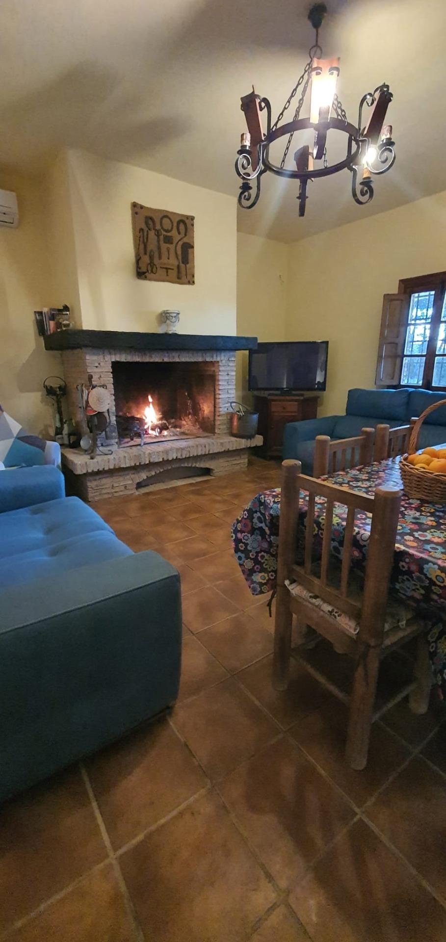 Encantadora Casa con Piscina cerca de puerto serrano - ¡Listo para Entrar a Vivir!