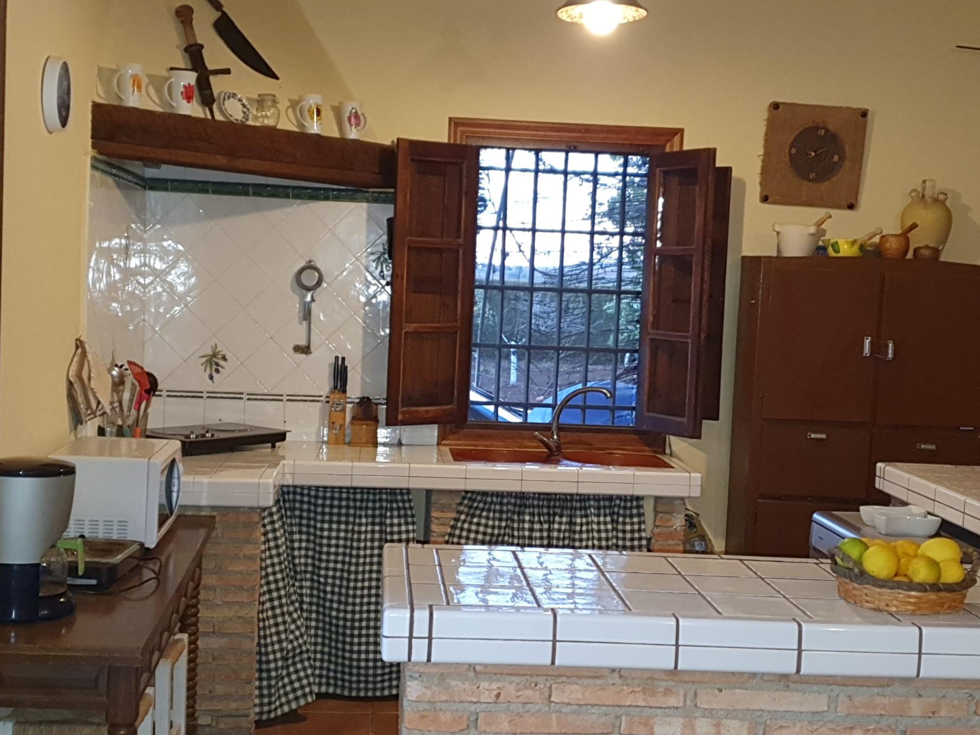 Encantadora Casa con Piscina en Prado del Rey - ¡Listo para Entrar a Vivir!