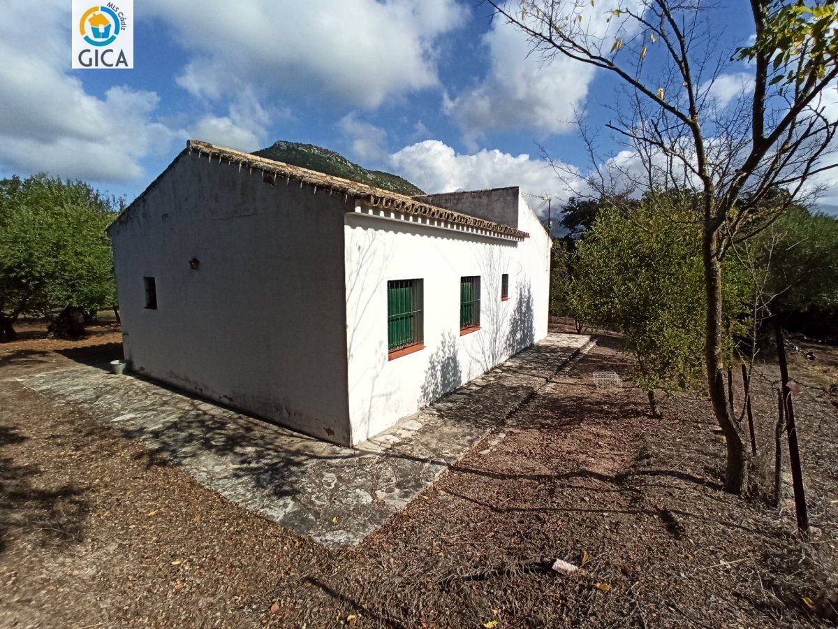 CASA CON PARCELA  EN LA SIERRA DE CADIZ -EL BOSQUE