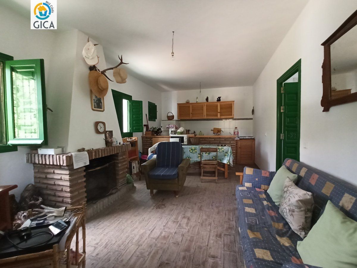 CASA CON PARCELA  EN LA SIERRA DE CADIZ -EL BOSQUE