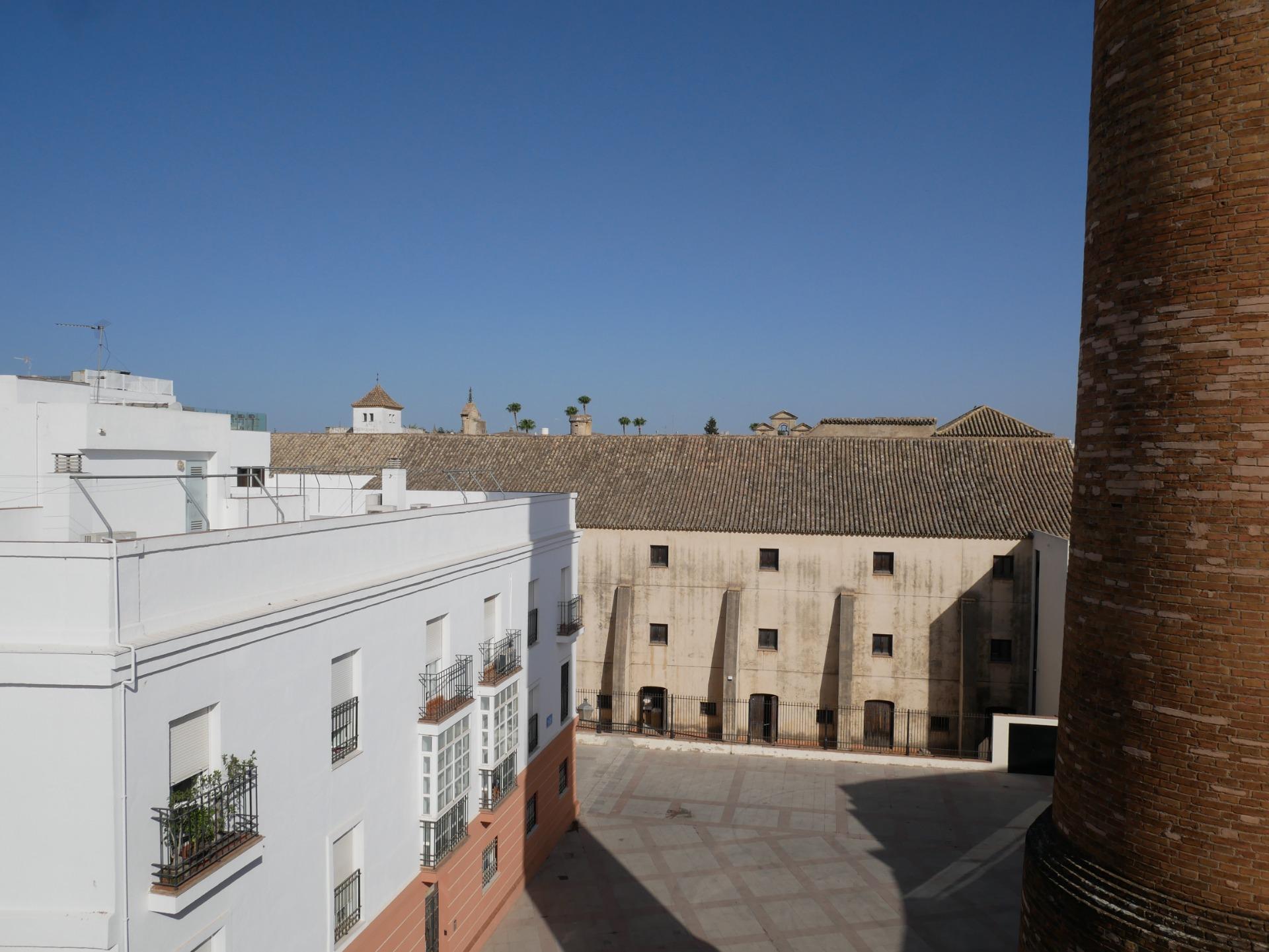 ESTUPENDO PISO 2 DORMITORIOS CON GARAJE EN PLENO CENTRO DE JEREZ