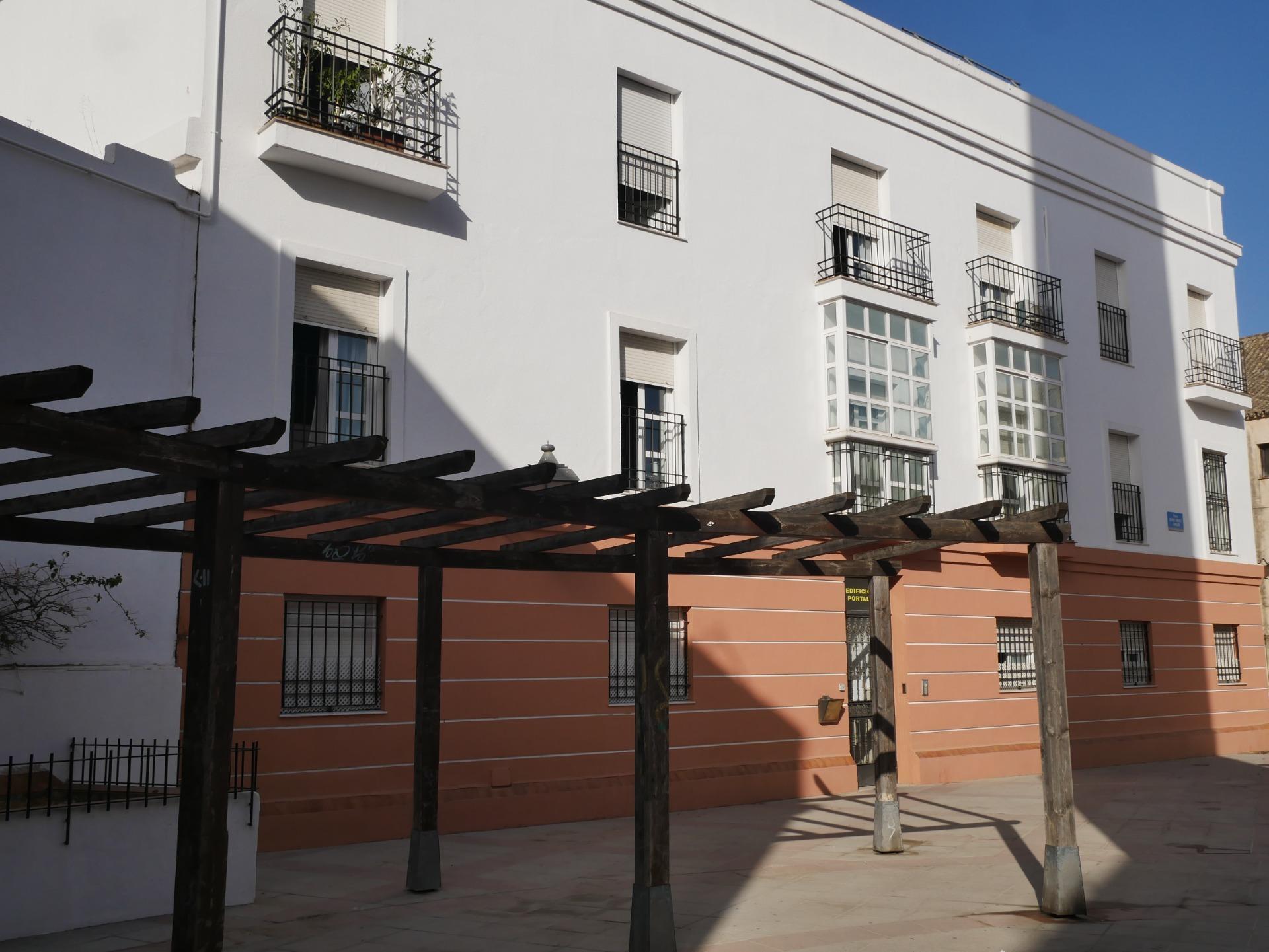 ESTUPENDO PISO 2 DORMITORIOS CON GARAJE EN PLENO CENTRO DE JEREZ