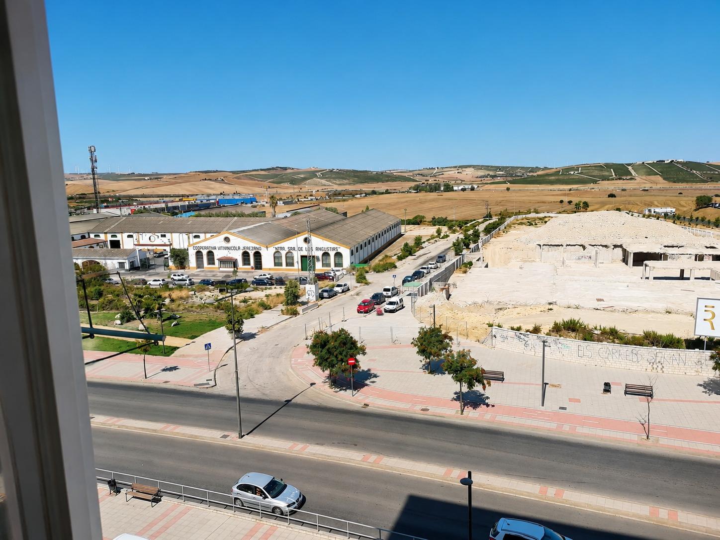 ESTUPENDO PISO REFORMADO EN LAS TORRES PRECIO NEGOCIABLE