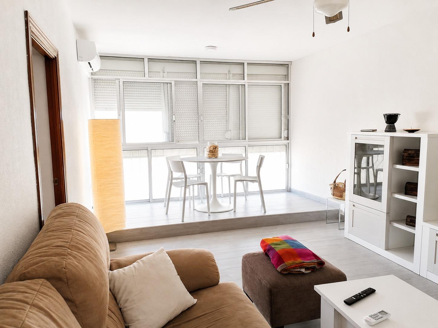 ESTUPENDO PISO REFORMADO EN LAS TORRES PRECIO NEGOCIABLE