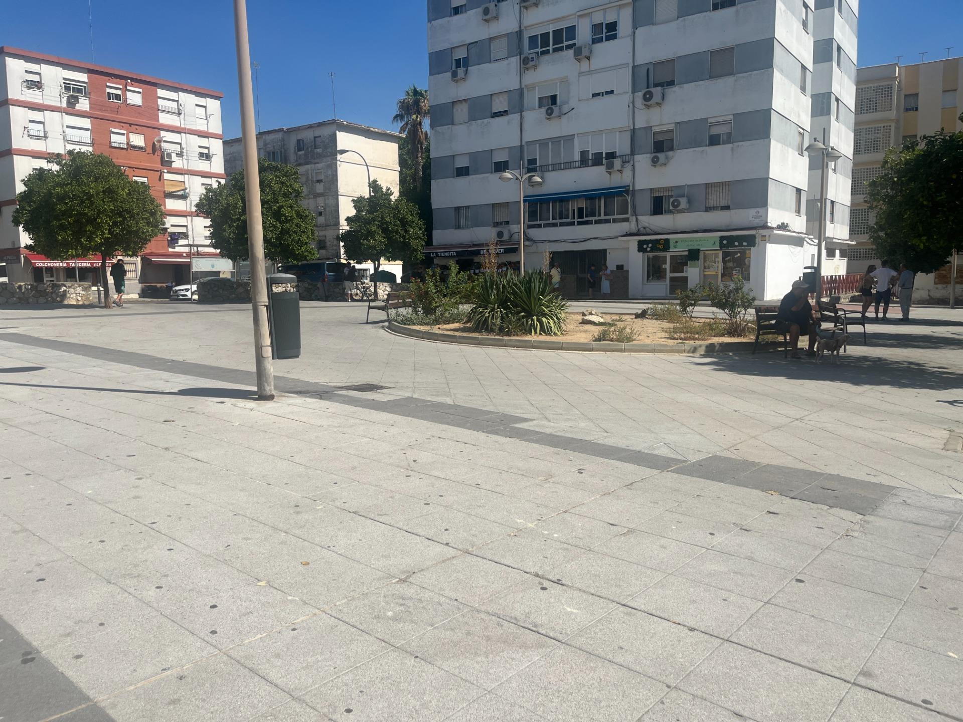 PISO TOTALMENTE REFORMADO EN PLAZA LOS NARANJOS