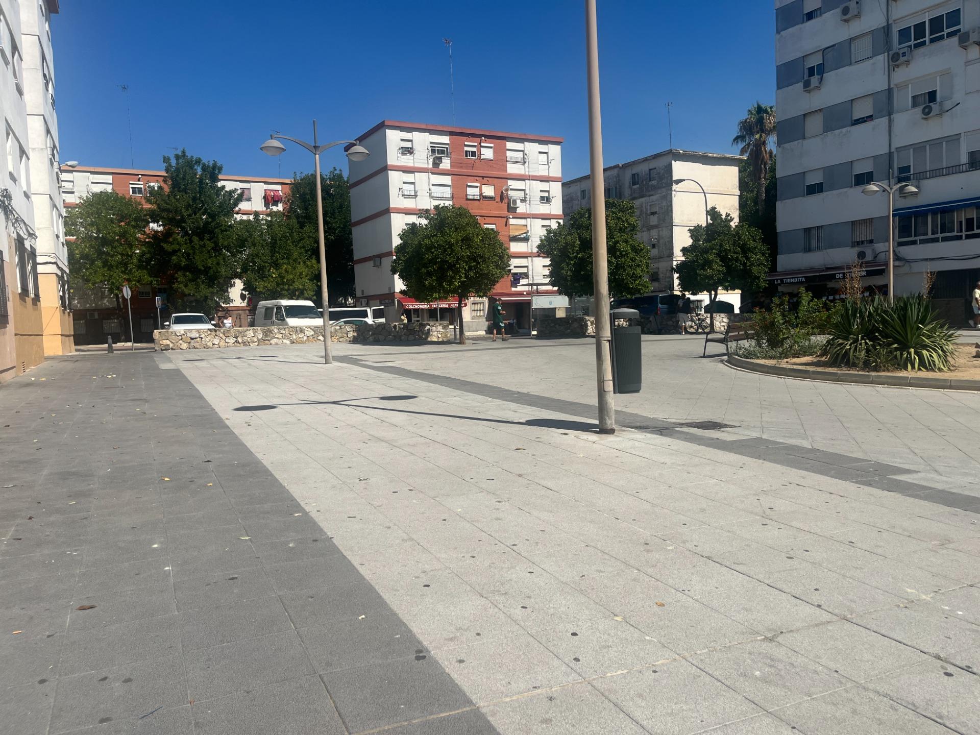 PISO TOTALMENTE REFORMADO EN PLAZA LOS NARANJOS
