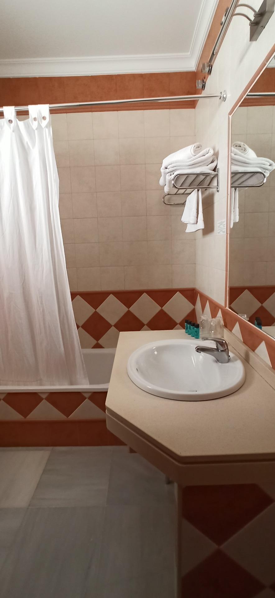 PRECIOSO HOTEL, TOTALMENTE REFORMADO EN ARCOS DE LA FRONTERA
