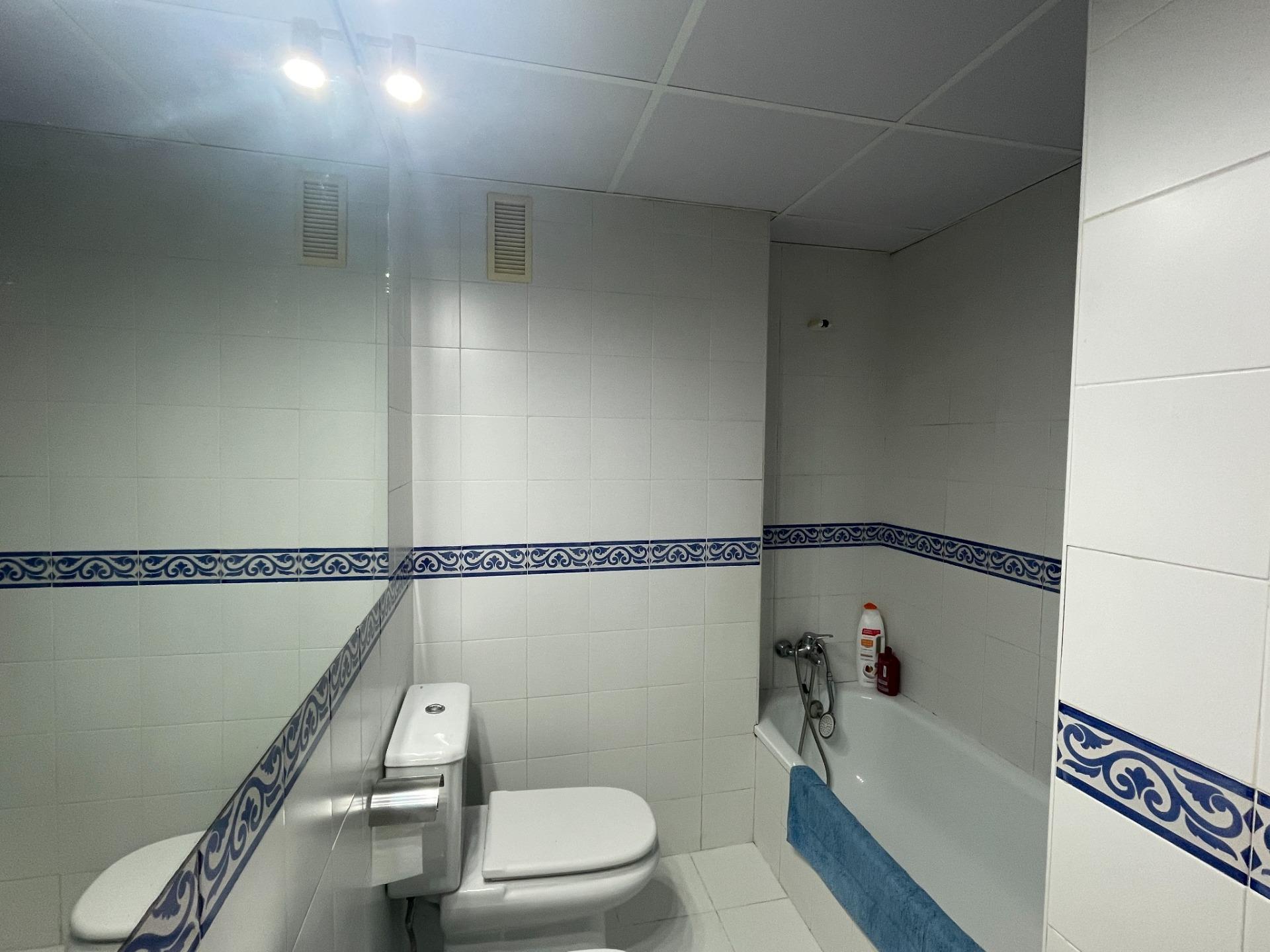 PRECIOSO PISO EN EL ALTILLO CON TERRAZA PRIVATIVA DE 21 M2 Y PARKING EN SUBTERRÁNEO