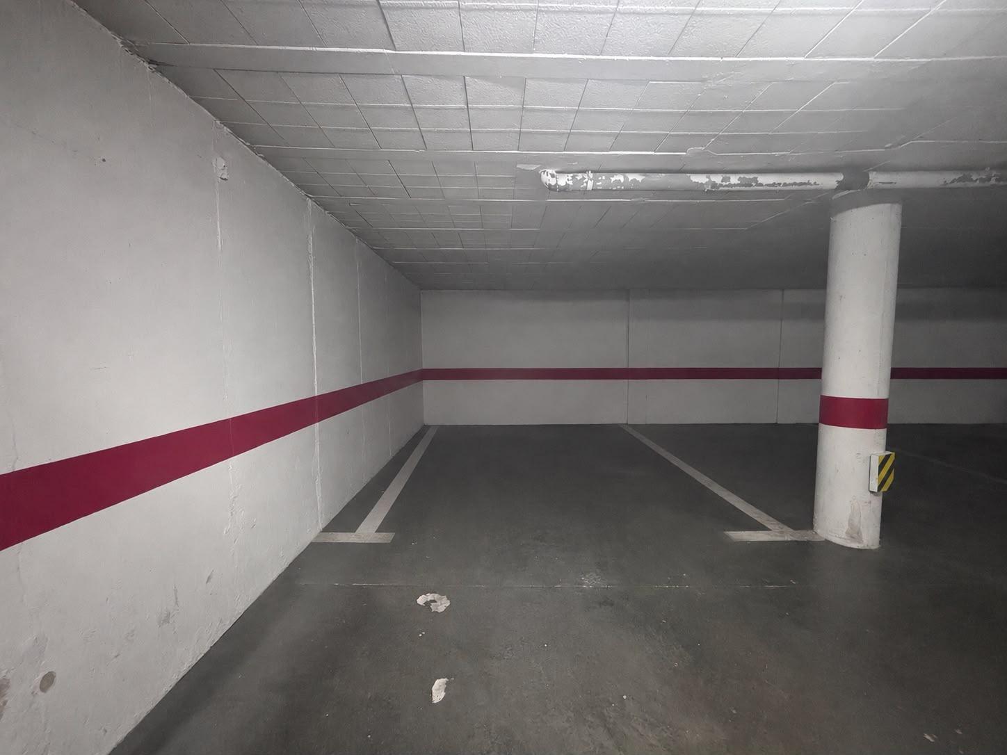 PRECIOSO PISO EN EL ALTILLO CON TERRAZA PRIVATIVA DE 21 M2 Y PARKING EN SUBTERRÁNEO