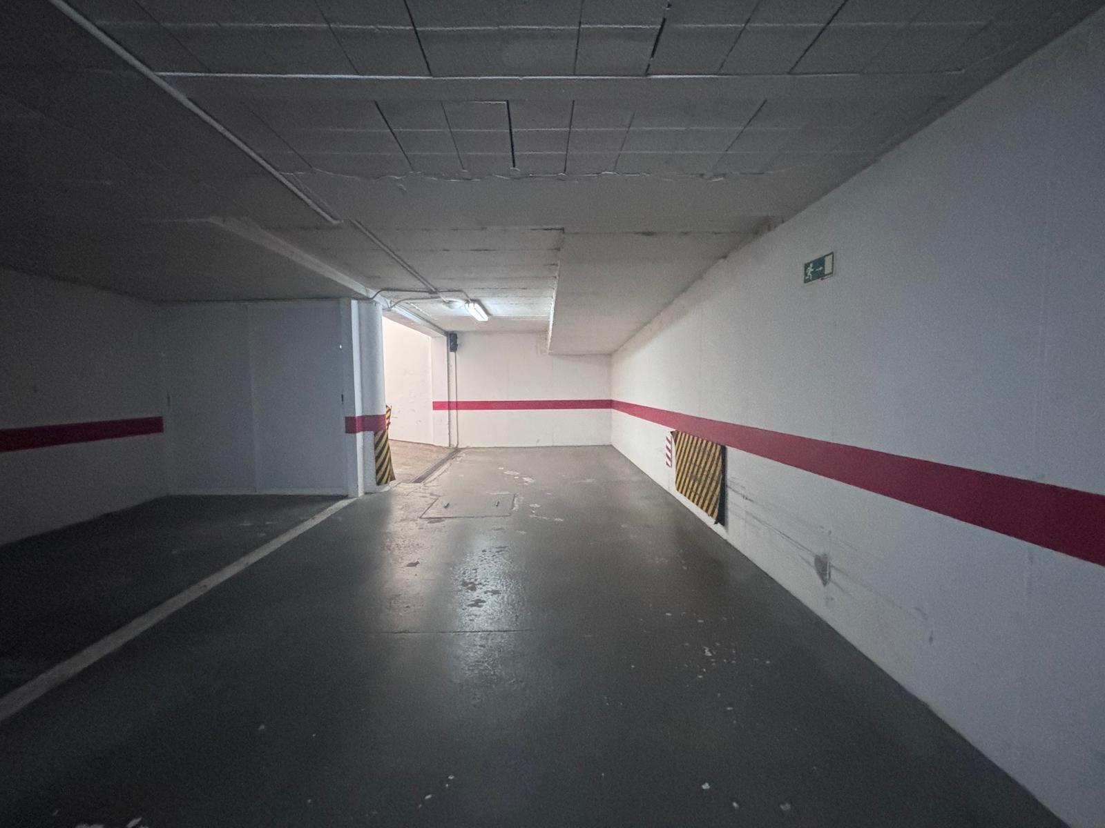 PRECIOSO PISO EN EL ALTILLO CON TERRAZA PRIVATIVA DE 21 M2 Y PARKING EN SUBTERRÁNEO