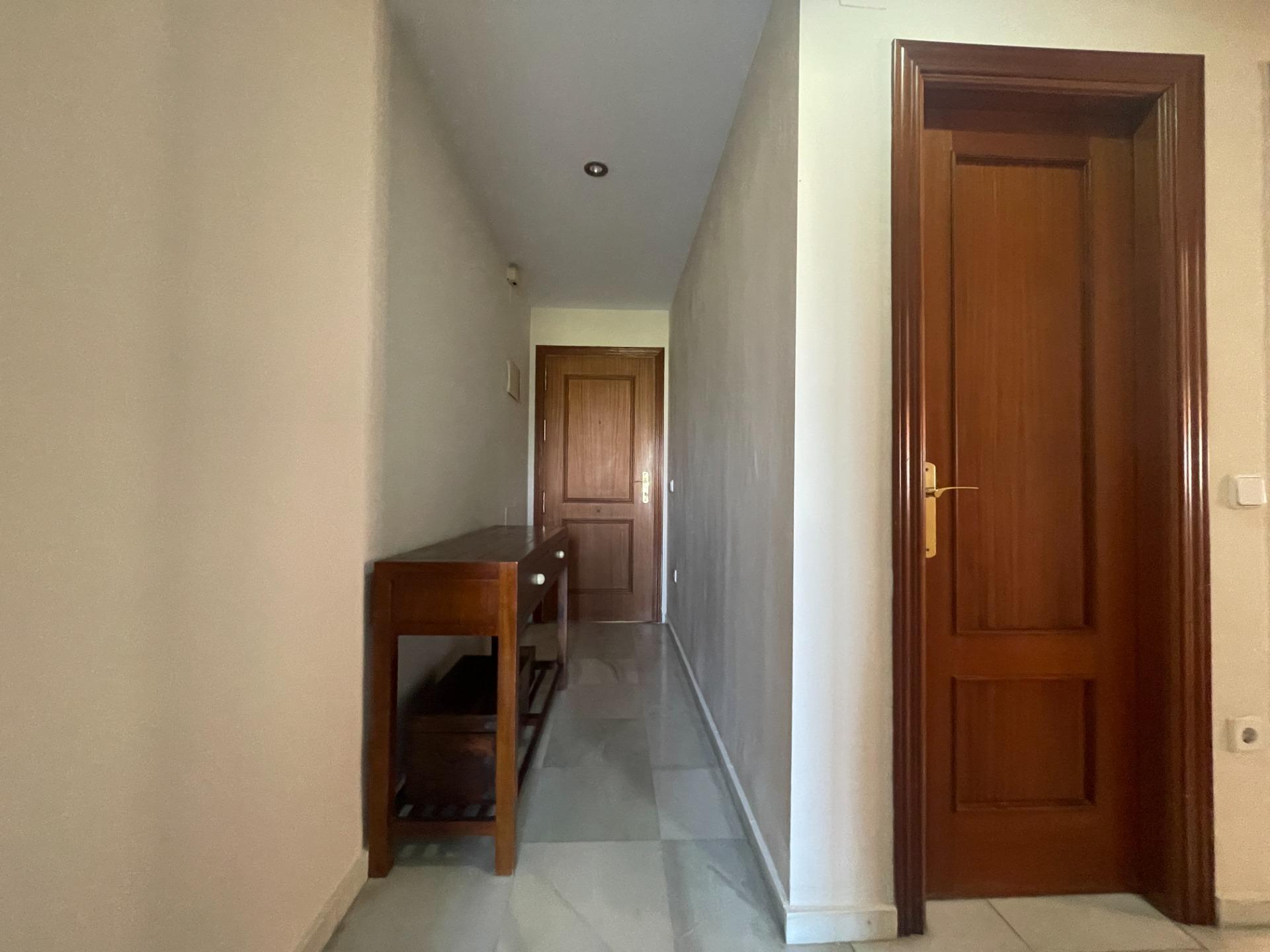 PRECIOSO PISO EN EL ALTILLO CON TERRAZA PRIVATIVA DE 21 M2 Y PARKING EN SUBTERRÁNEO