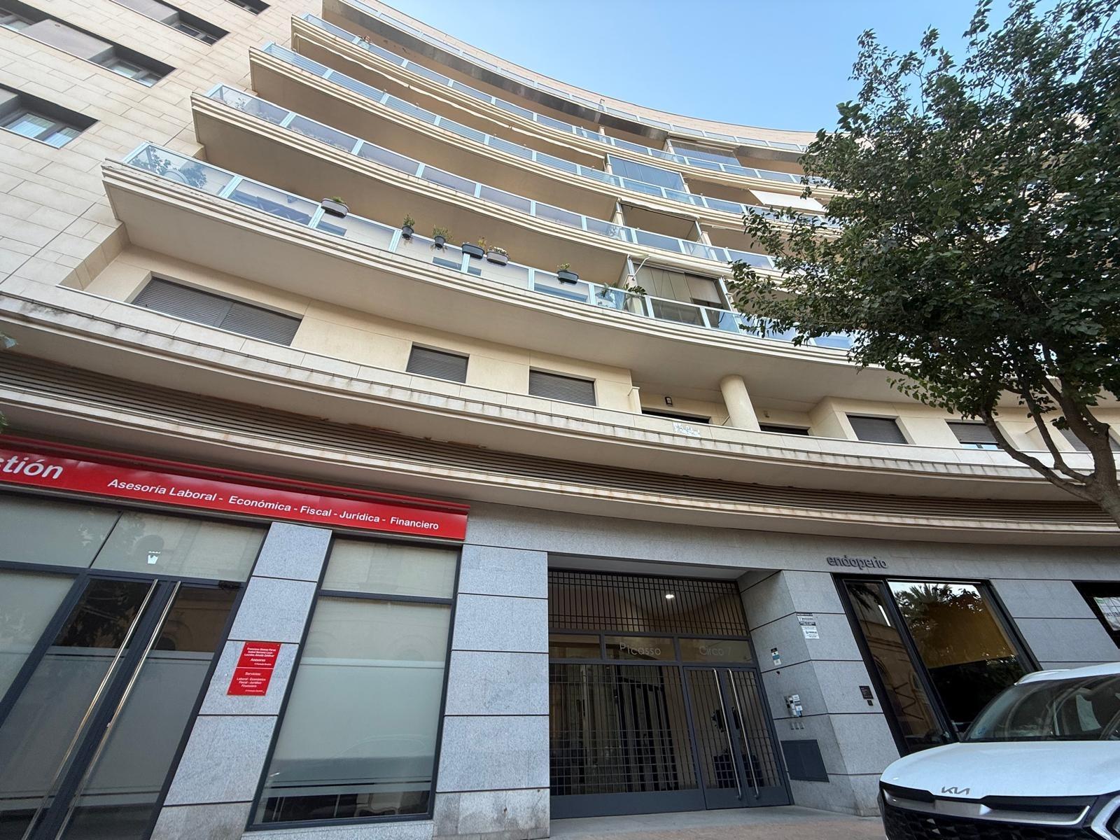 SE ALQUILA PISO EN EDIFICIO PICASSO