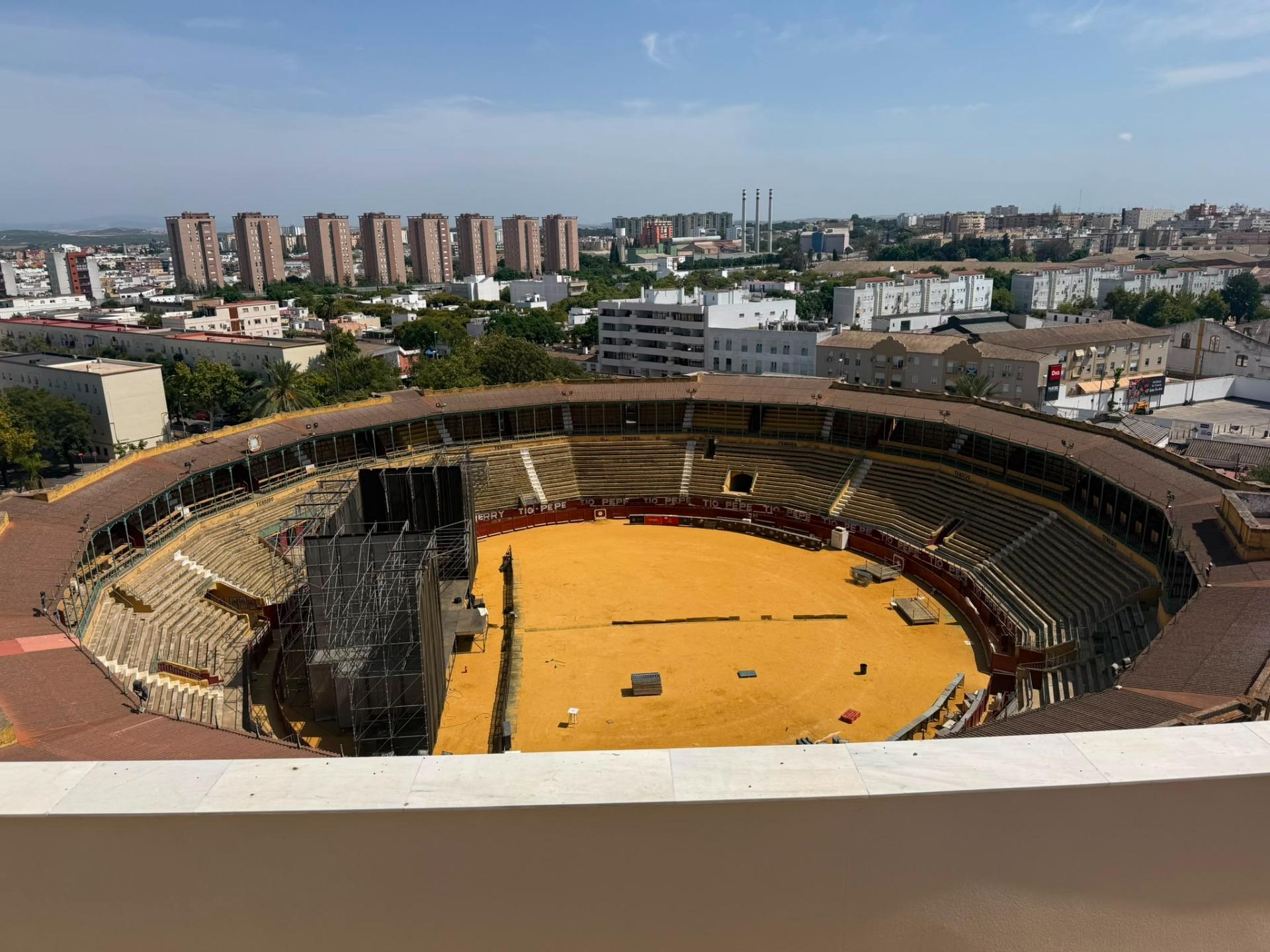 SE ALQUILA PISO EN EDIFICIO PICASSO