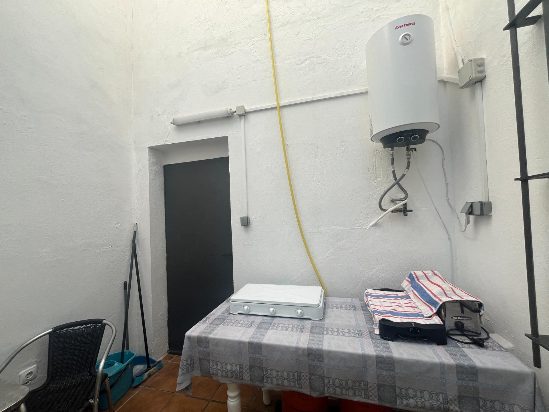 UNIFAMILIAR EN PLANTA BAJA CON TRES PATIOS, AZOTEA Y GARAJE LISTA PARA ENTRAR A VIVIR