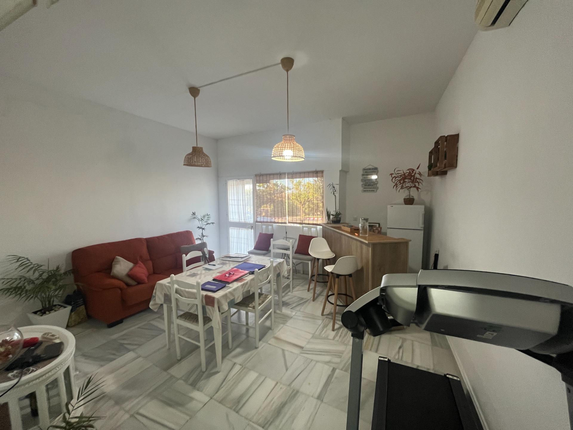 UNIFAMILIAR EN PLANTA BAJA CON TRES PATIOS, AZOTEA Y GARAJE LISTA PARA ENTRAR A VIVIR
