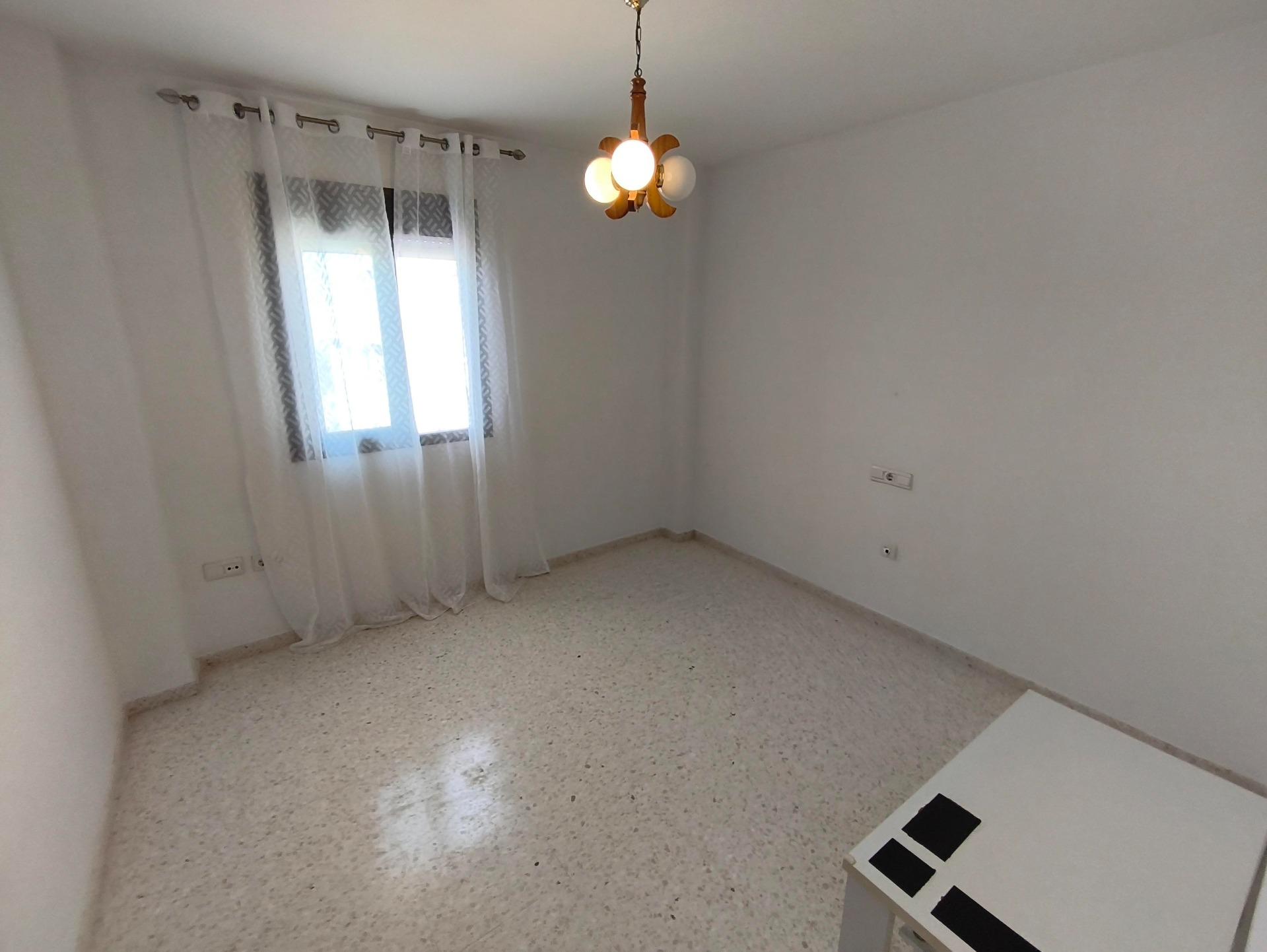 Amplio y Moderno piso en alquiler solo para Funcionarios