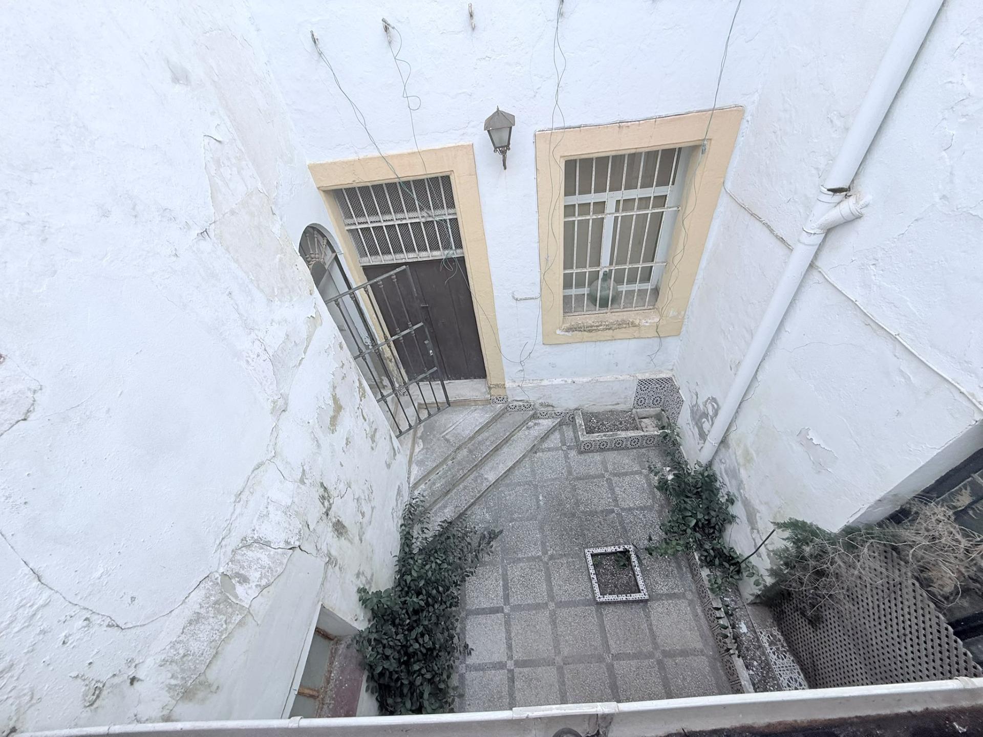 CASA EN EL CORAZON DEL CENTRO DE JEREZ