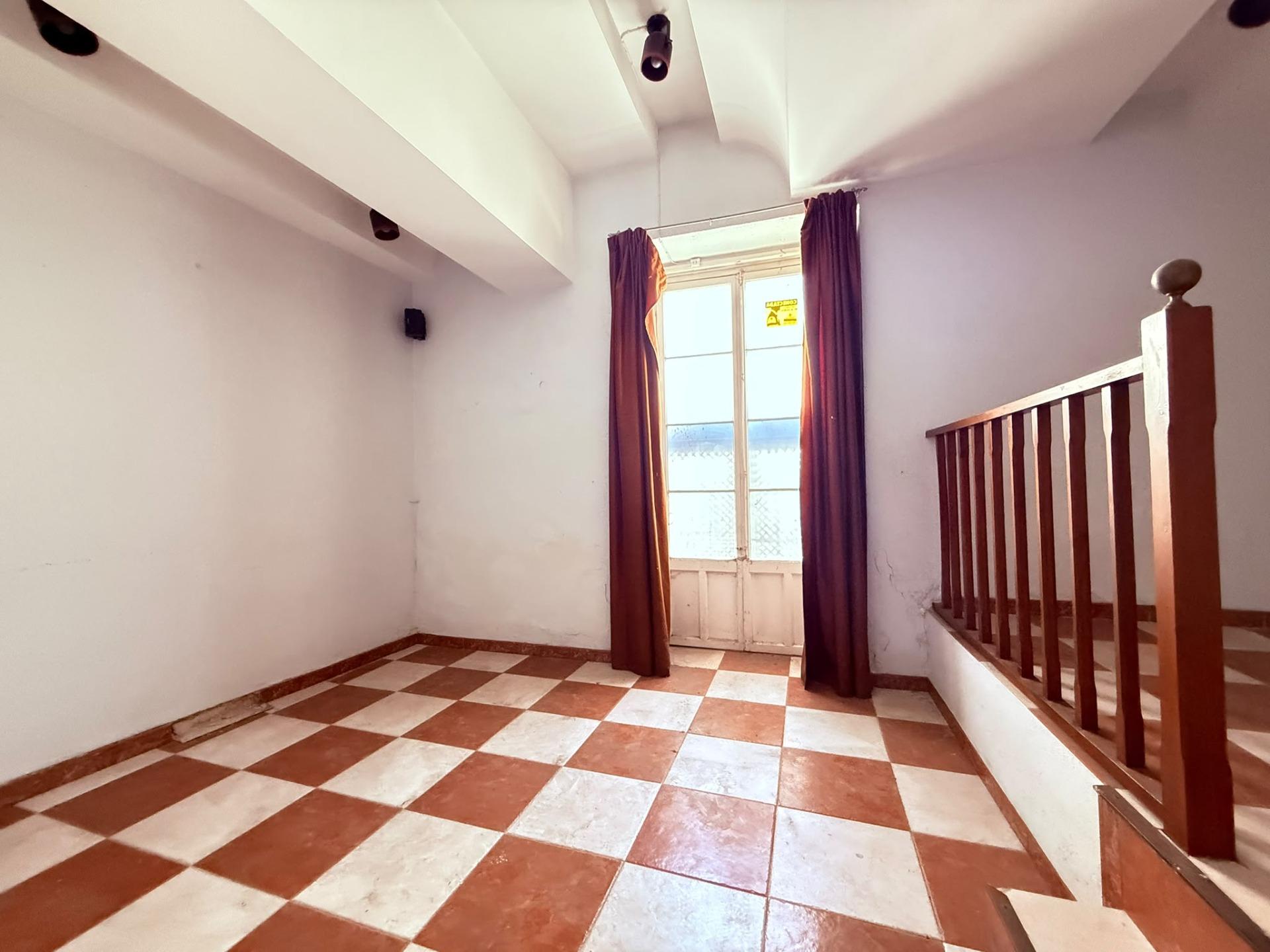 CASA EN EL CORAZON DEL CENTRO DE JEREZ