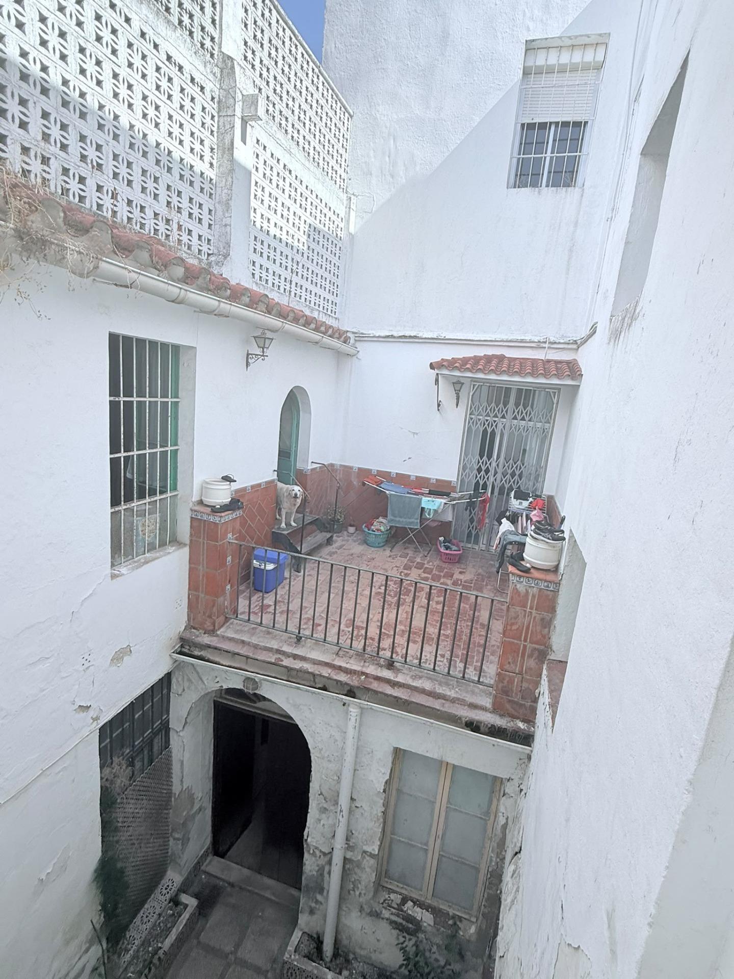 CASA EN EL CORAZON DEL CENTRO DE JEREZ