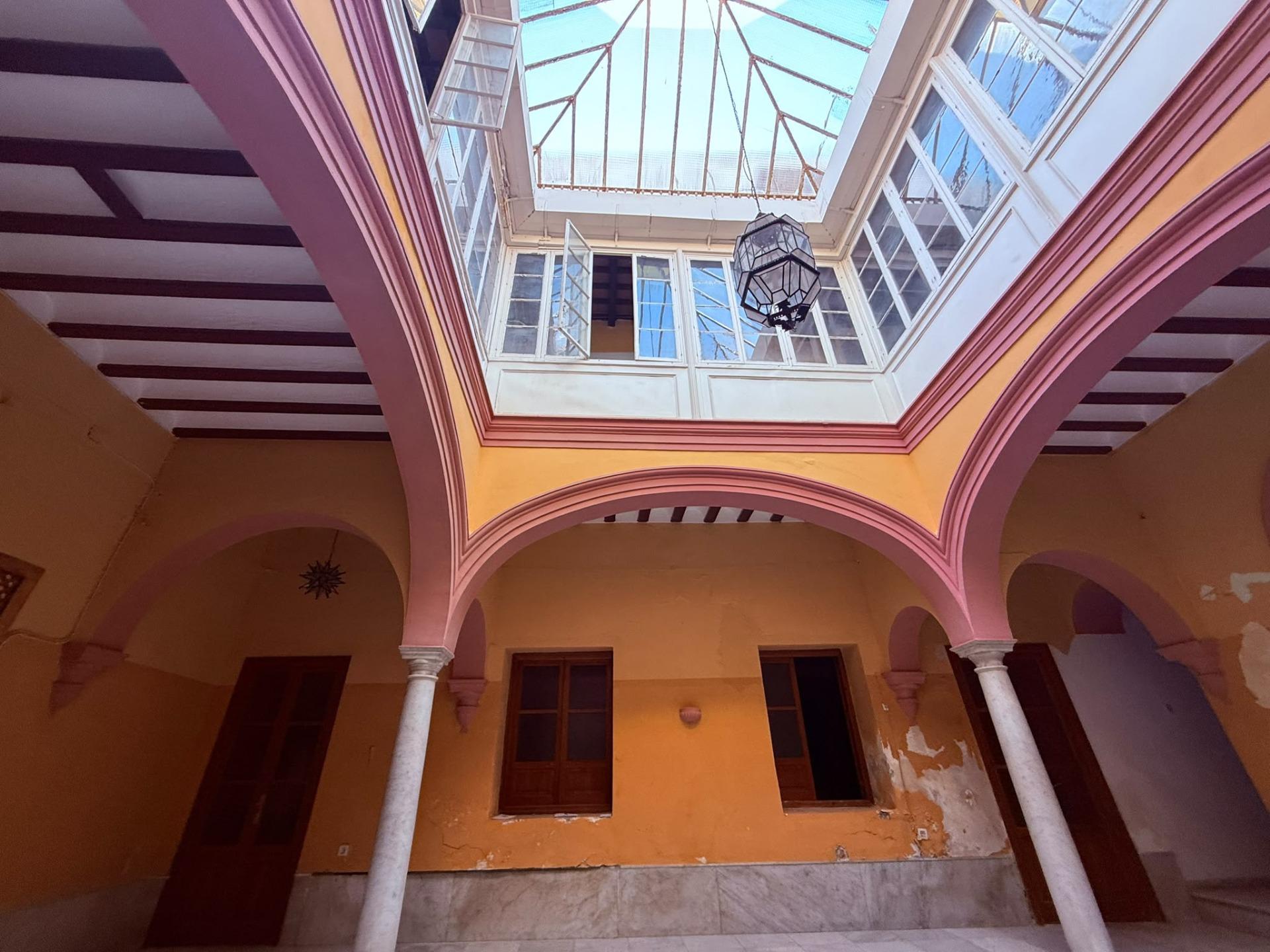 CASA EN EL CORAZON DEL CENTRO DE JEREZ