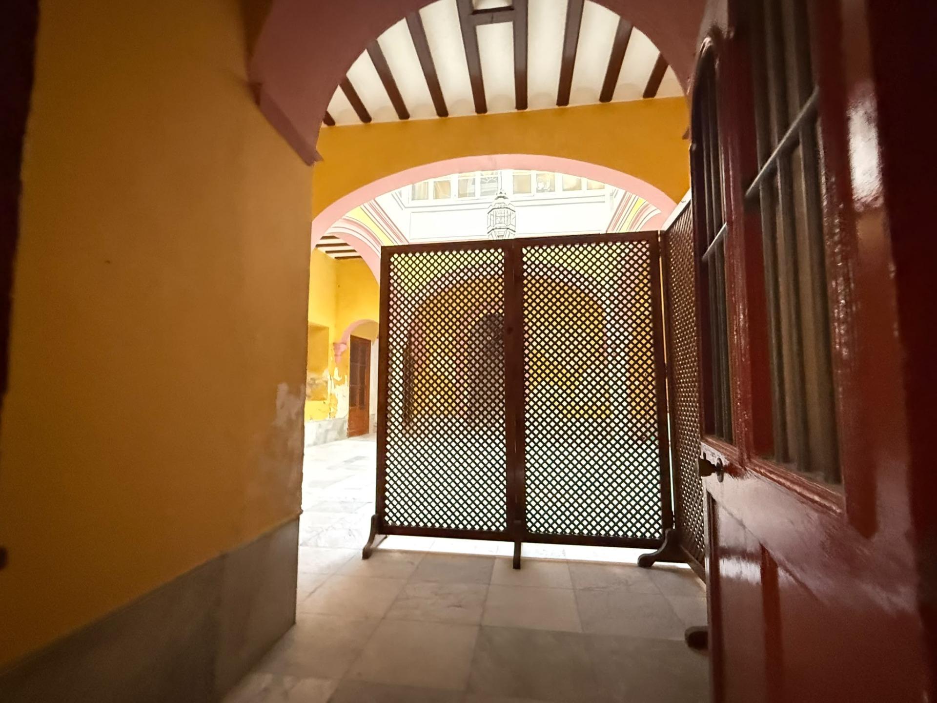 CASA EN EL CORAZON DEL CENTRO DE JEREZ