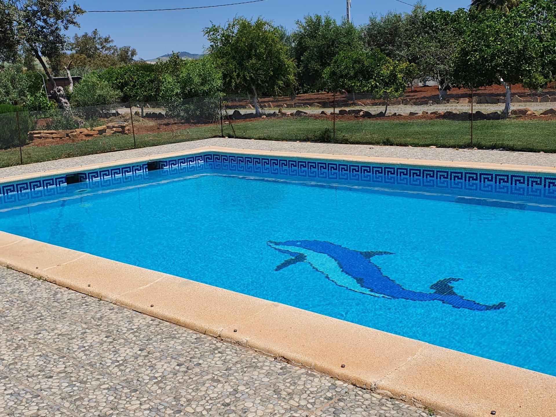 Encantadora Casa con Piscina cerca de puerto serrano - ¡Listo para Entrar a Vivir!