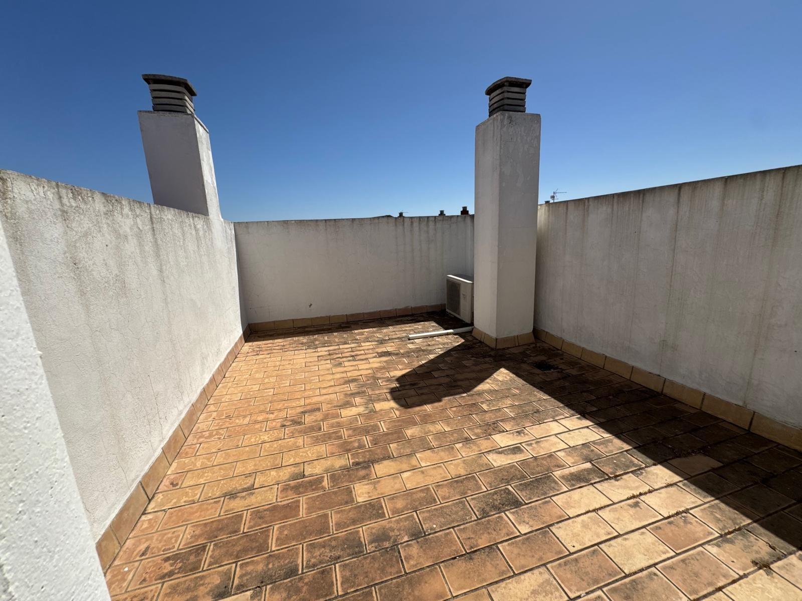 FANTÁSTICO ÁTICO EN URBANIZACIÓN CON PISCINA JUNTO A ESTADIO CHAPIN