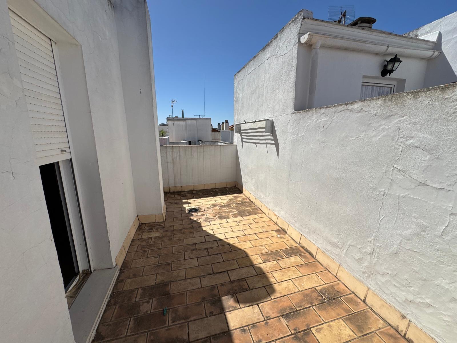 FANTÁSTICO ÁTICO EN URBANIZACIÓN CON PISCINA JUNTO A ESTADIO CHAPIN