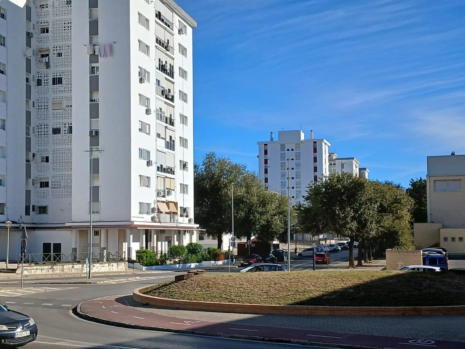 Amplio Piso en zona oeste Ideal para Entrar a Vivir