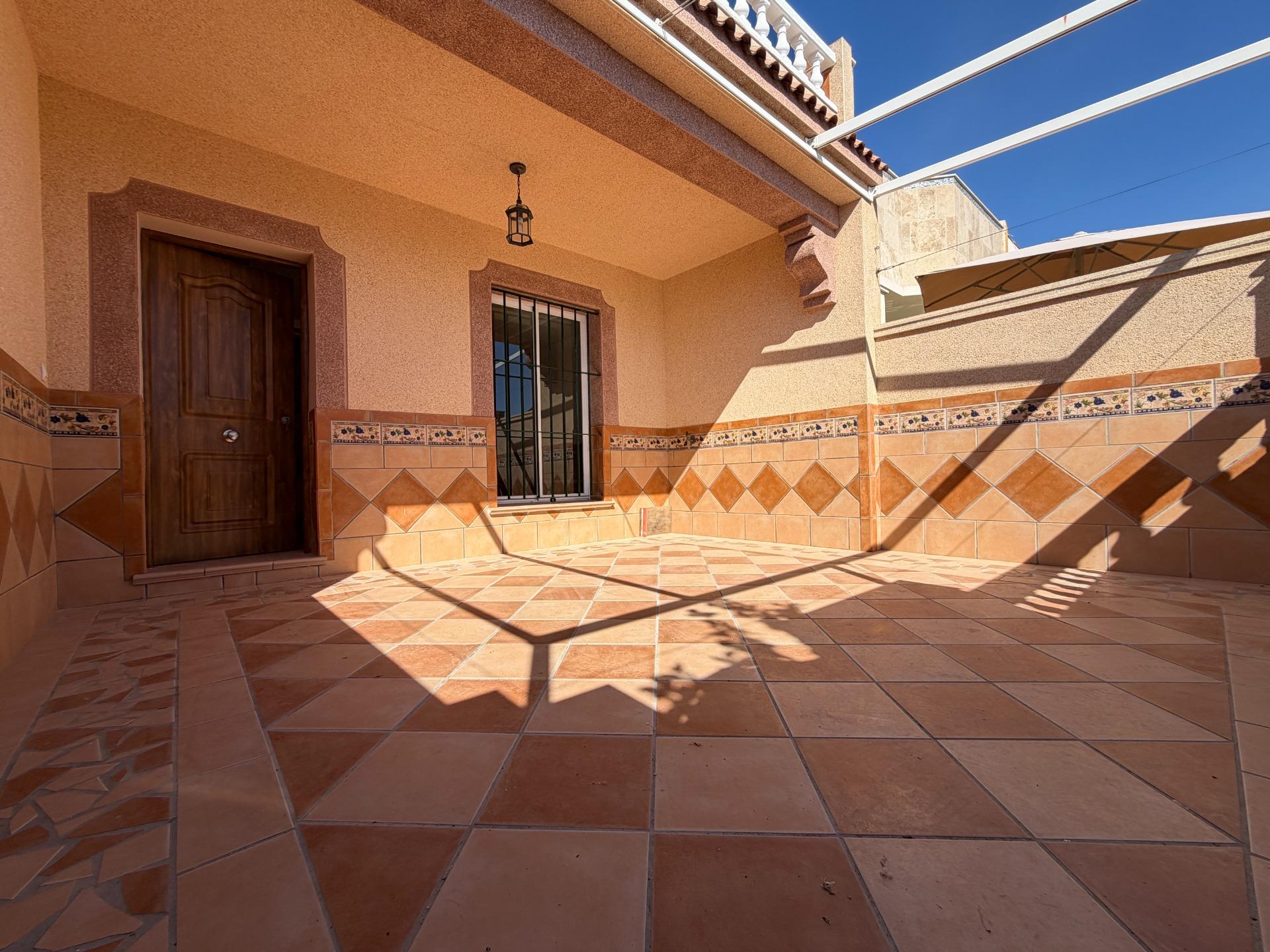 CASA UNIFAMILIAR EN GUADALCACÍN