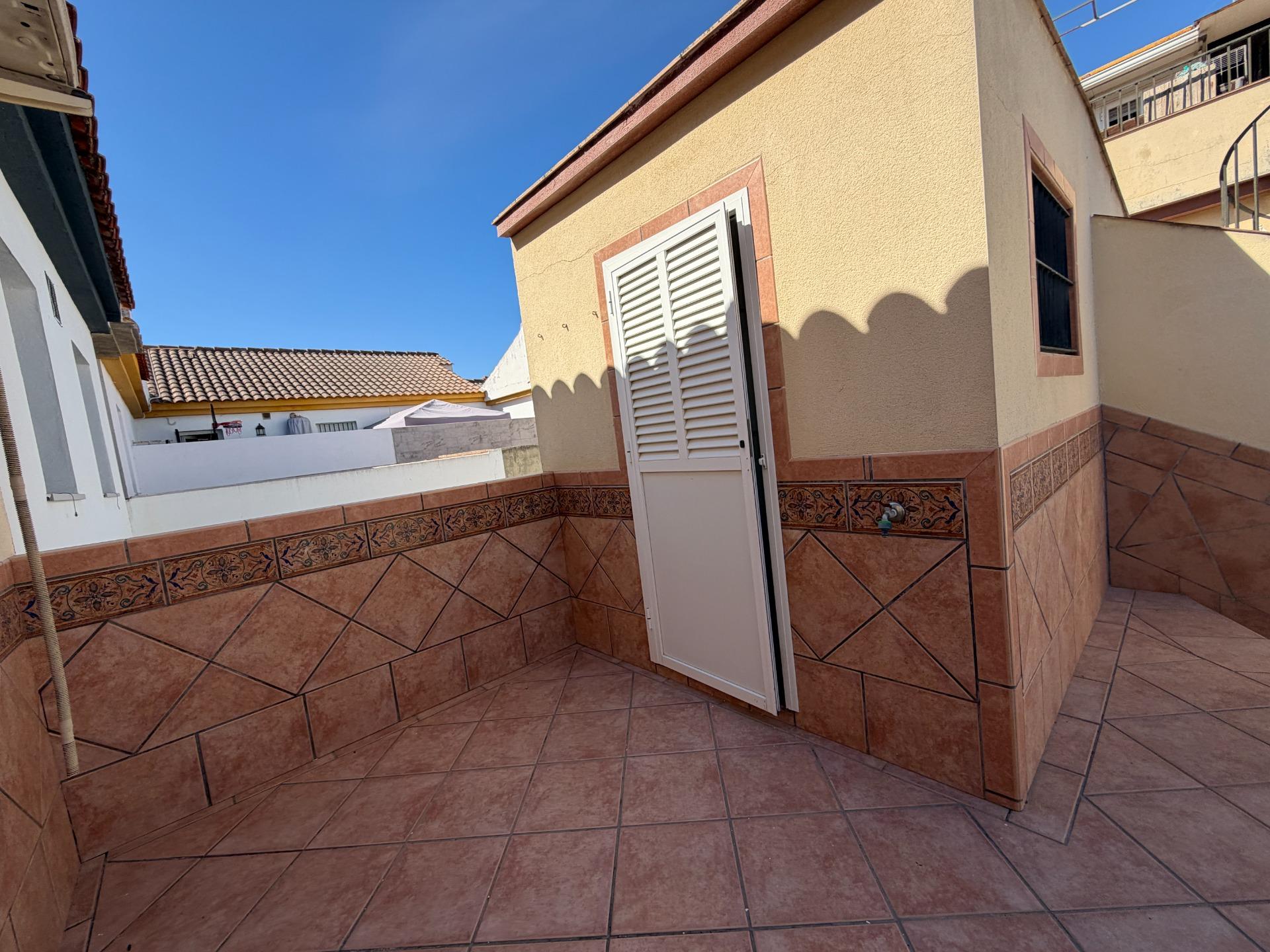 CASA UNIFAMILIAR EN GUADALCACÍN