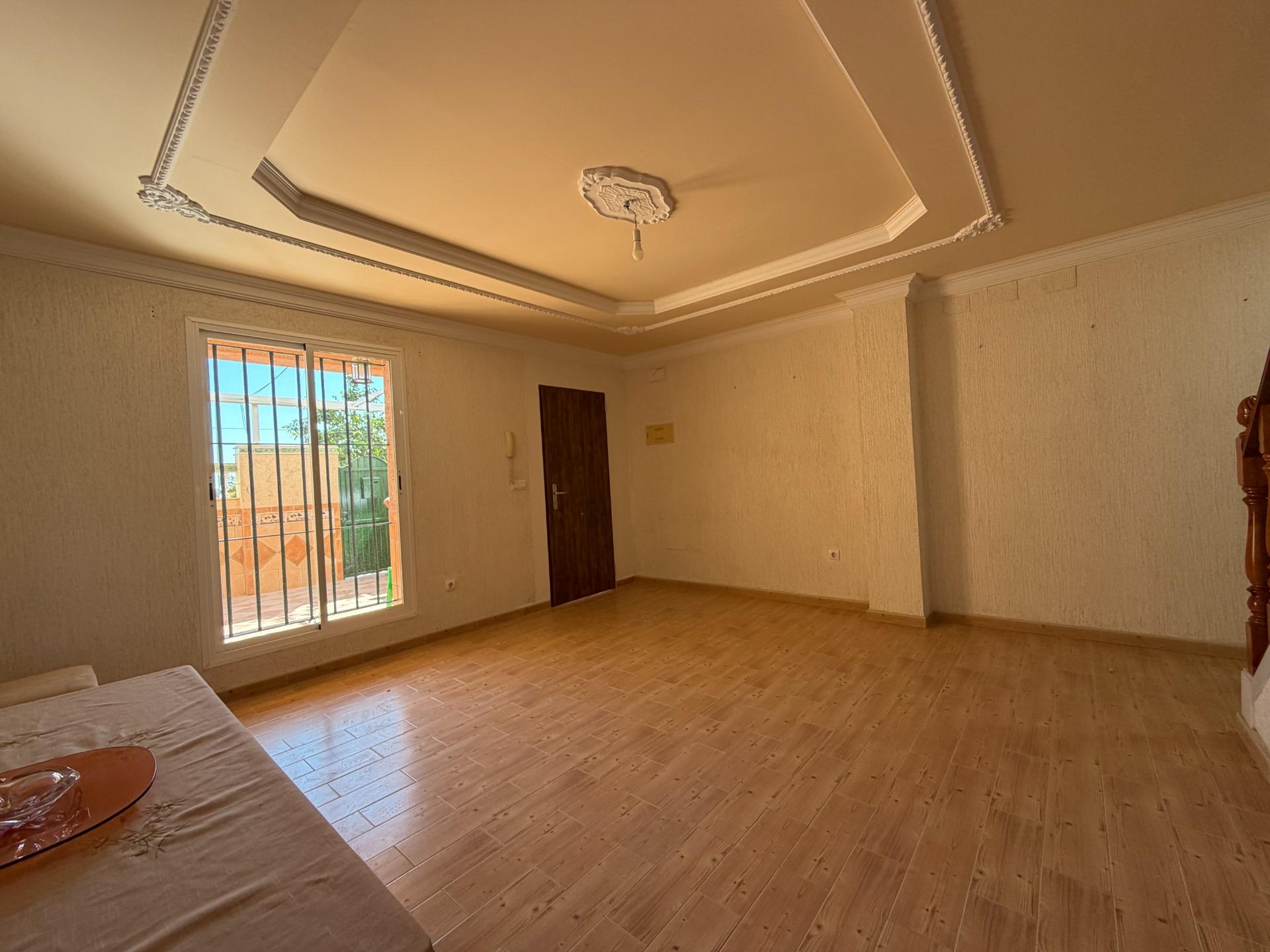 CASA UNIFAMILIAR EN GUADALCACÍN TOTALMENTE REFORMADA