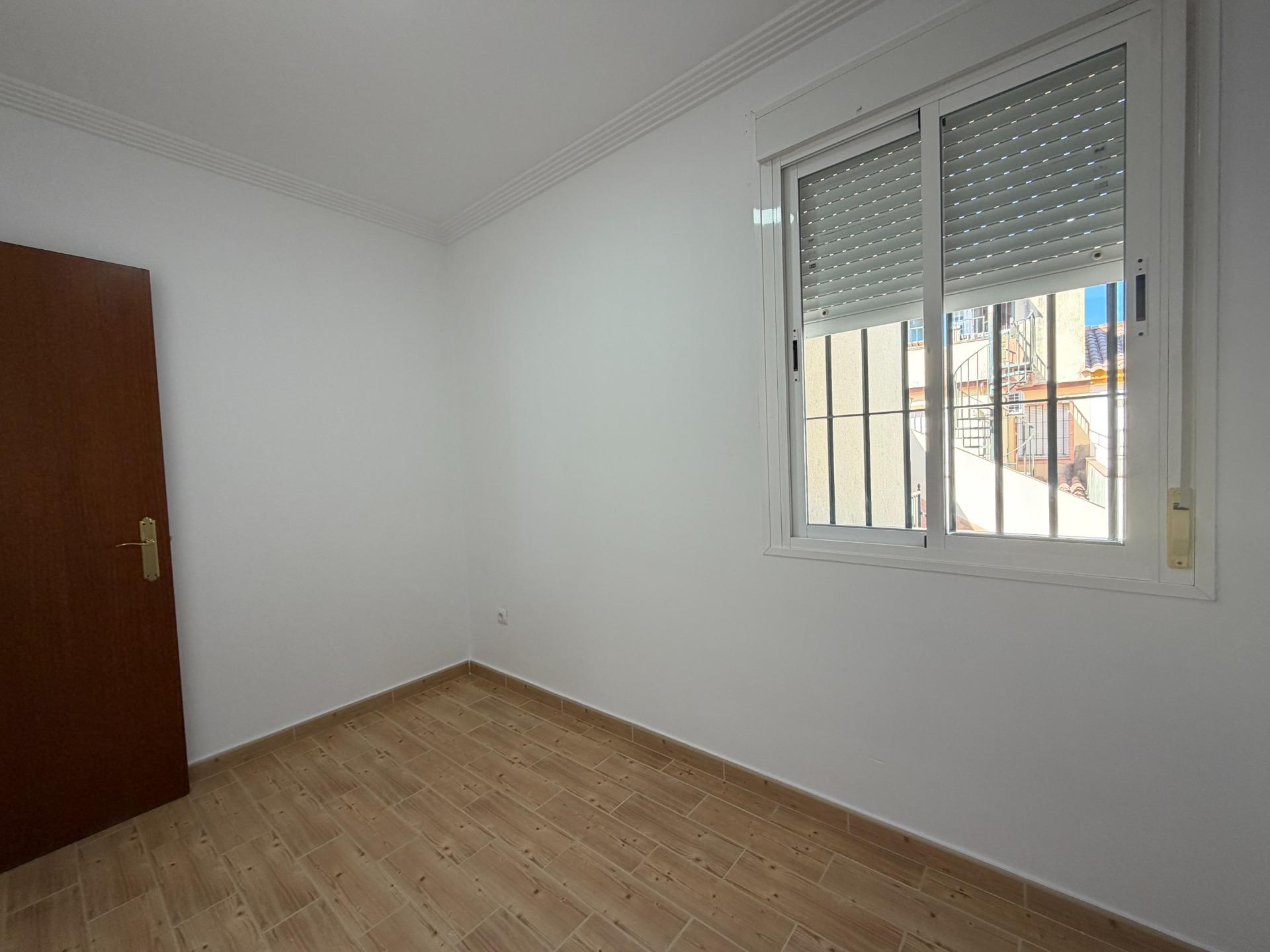 CASA UNIFAMILIAR EN GUADALCACÍN TOTALMENTE REFORMADA