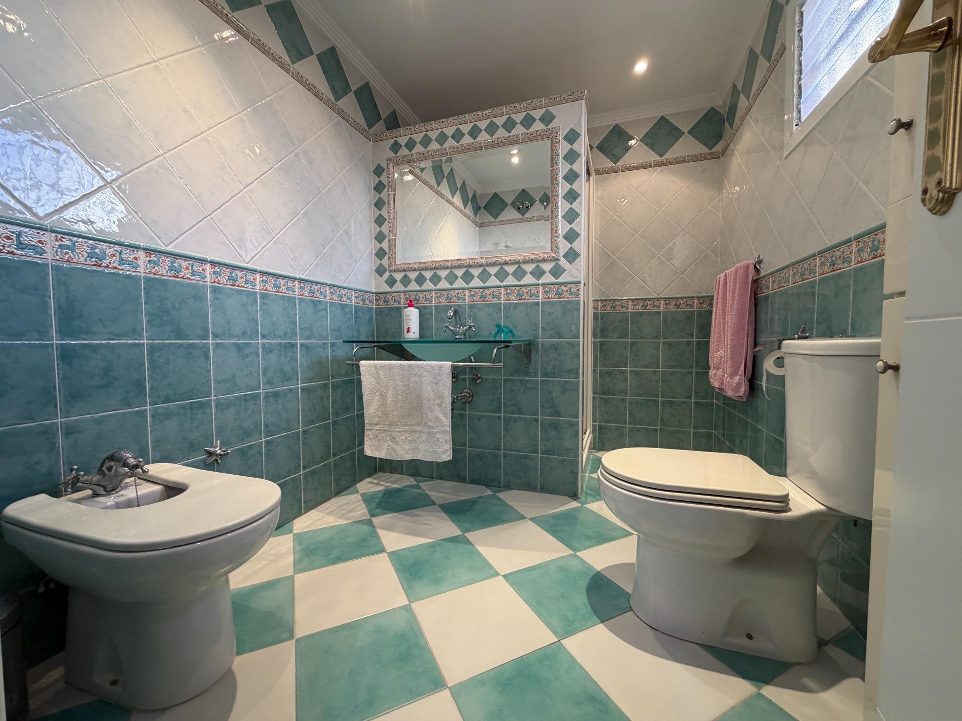 CASA UNIFAMILIAR EN GUADALCACÍN TOTALMENTE REFORMADA
