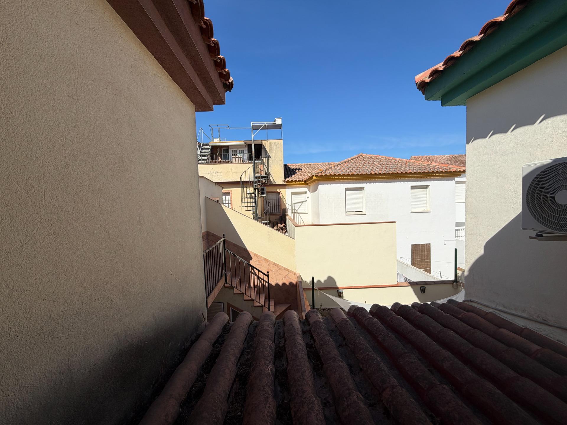 CASA UNIFAMILIAR EN GUADALCACÍN TOTALMENTE REFORMADA