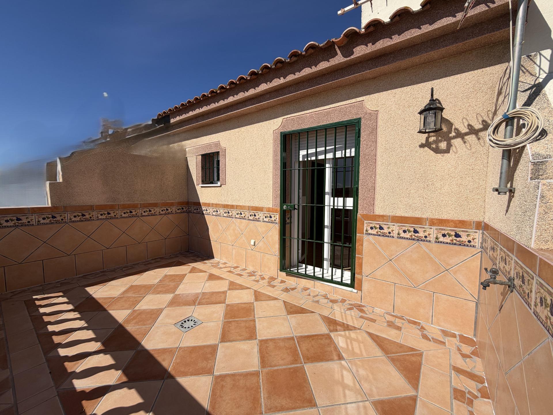 CASA UNIFAMILIAR EN GUADALCACÍN TOTALMENTE REFORMADA
