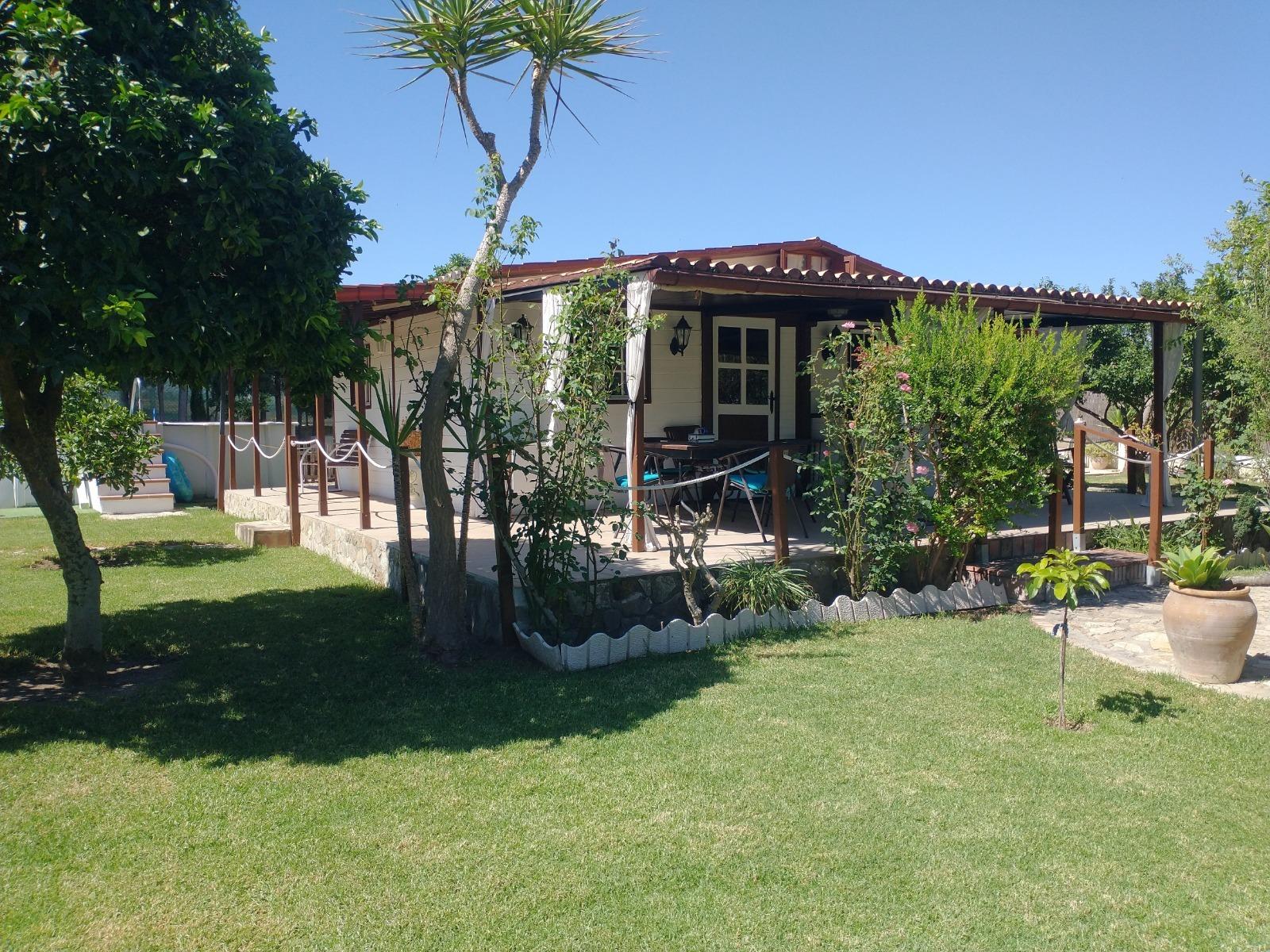 Chalet Reformado en San José del Valle - Tu Oasis en Andalucía