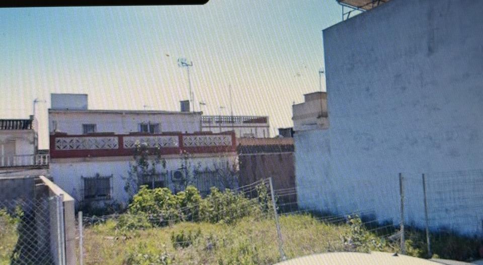 PARCELA DE URBANA DE 134.53 METROS EN BARRIADA LAS FLORES