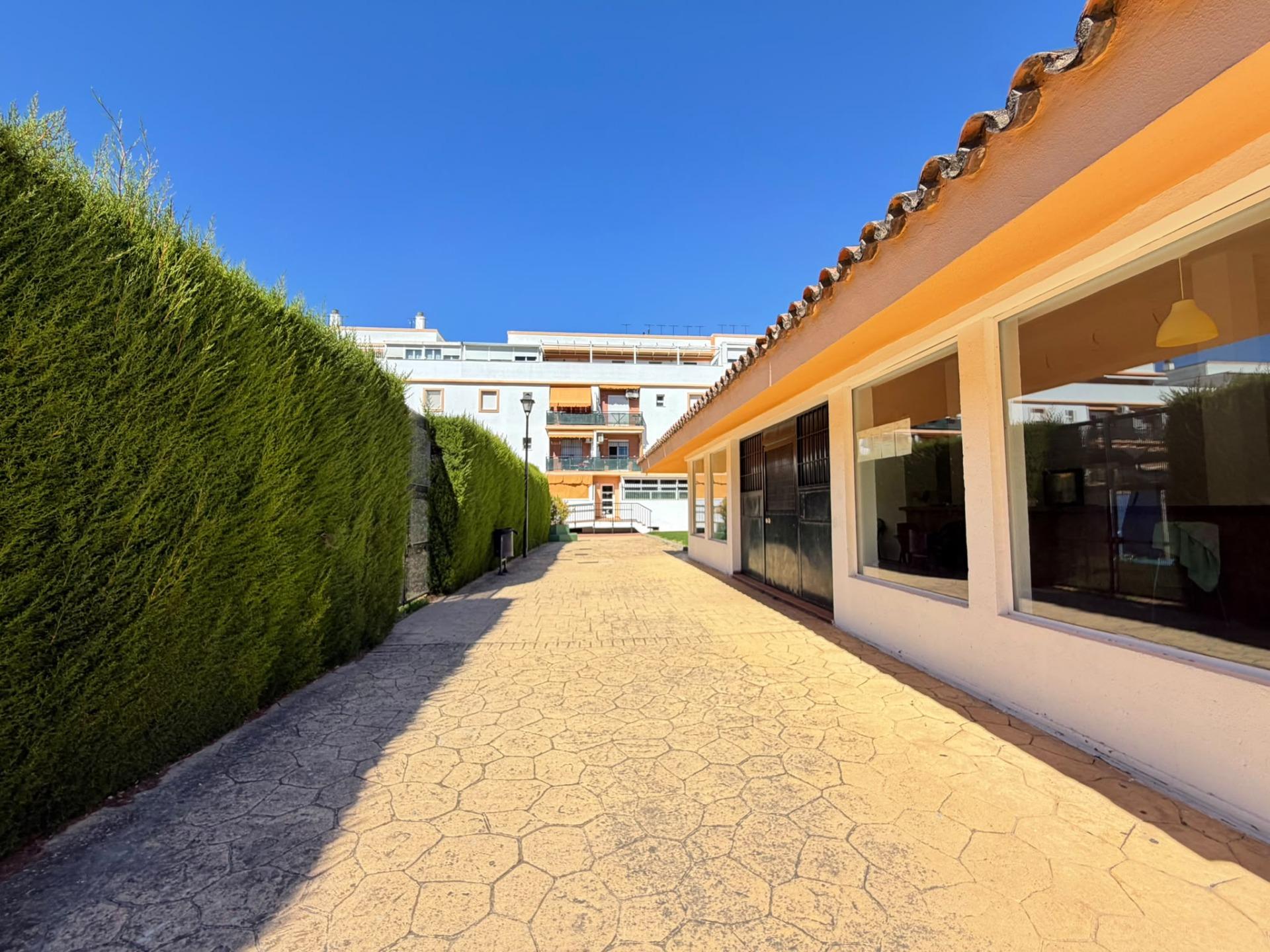 PISO EN PUERTAS DEL SUR CON PISCINA Y GARAJE