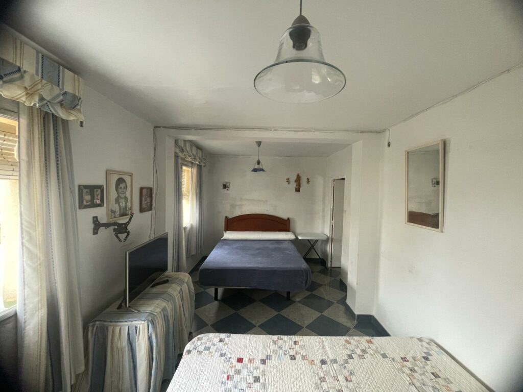 PISO PARA REFORMAR EN LA CORONACIÓN, ZONA OESTE DE JEREZ. ¡EDIFICIO CON ASCENSOR!