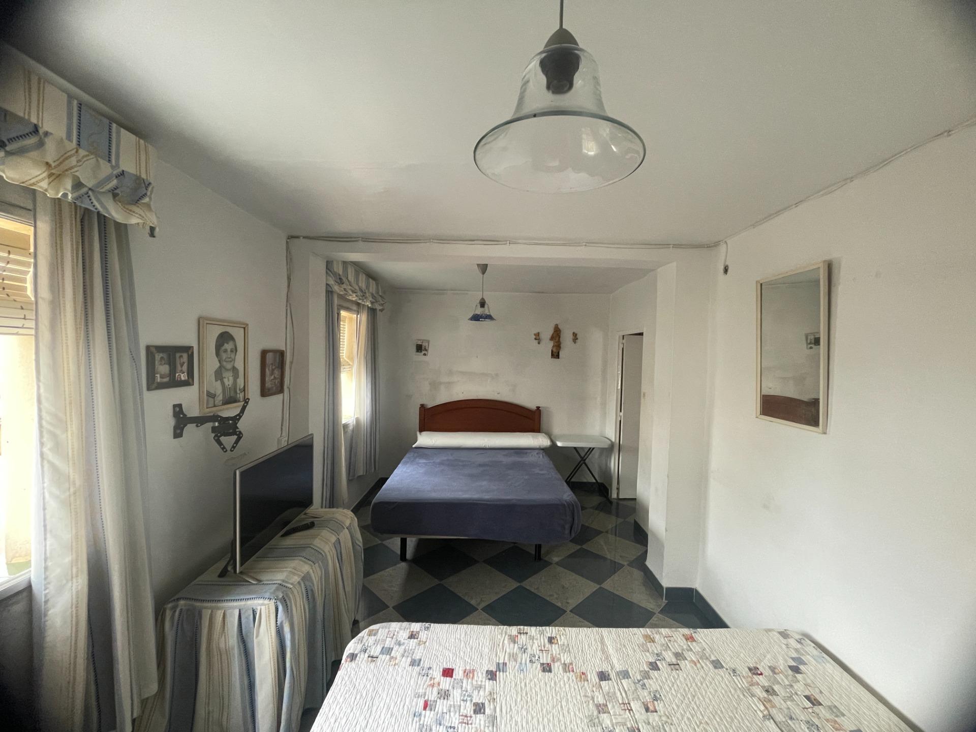 PISO PARA REFORMAR EN LA CORONACIÓN, ZONA OESTE DE JEREZ. ¡EDIFICIO CON ASCENSOR!