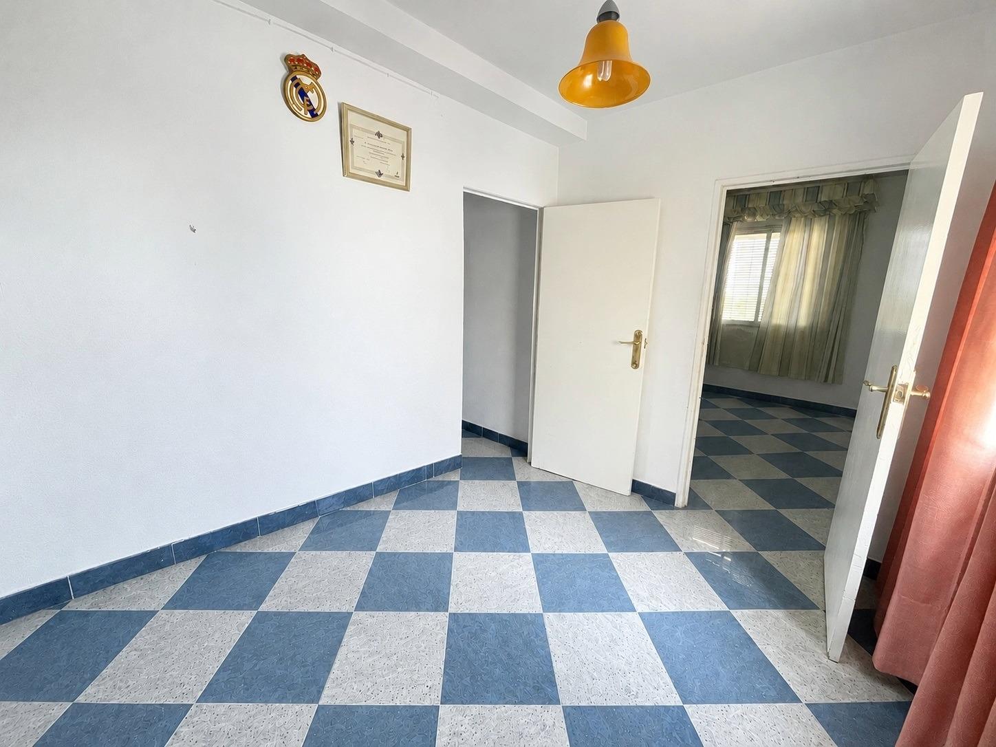 PISO PARA REFORMAR EN LA CORONACIÓN, ZONA OESTE DE JEREZ. ¡EDIFICIO CON ASCENSOR!